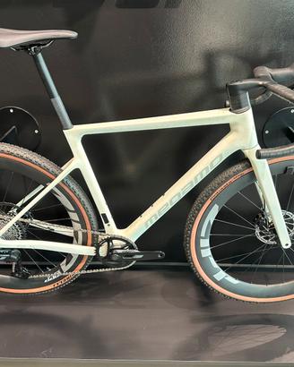 Bici Megamo Silk 02 Rival AXS Zipp 303 XPLR S tg.M