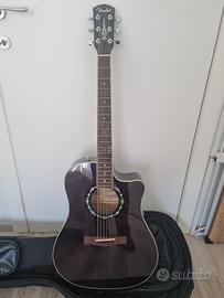 Chitarra acustica amplificata Fender mezza spalla