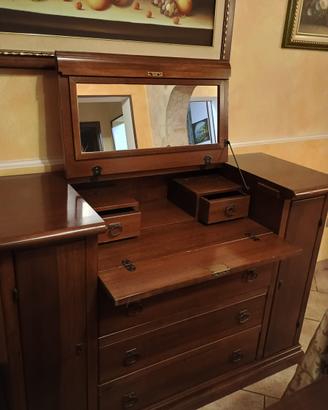 2 Divani 2 Posti + Vetrina Arte Povera + Credenza