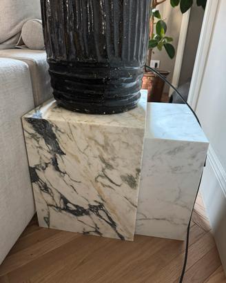 Tris tavolini impilabili in marmo calacatta viola