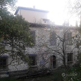 Appartamento di 260 m² con 5 locali a Firenze