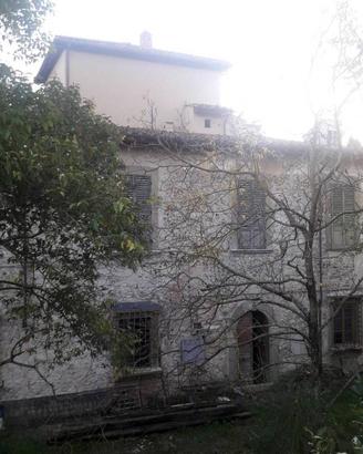 Appartamento di 260 m² con 5 locali a Firenze