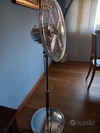 ventilatore a piantana marca Nikkei