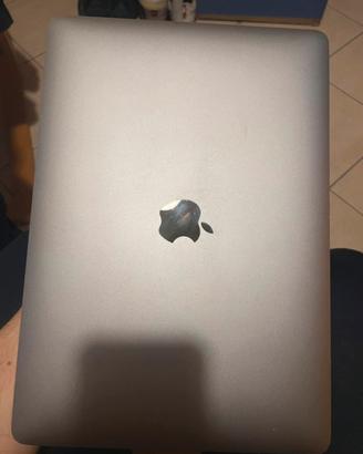MacBook Air M1 2022