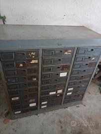 Cassettiera in lamiera 