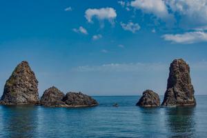 Acitrezza bivani fronte mare