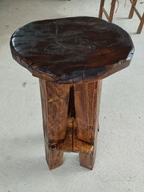 Sgabello artigianale in legno