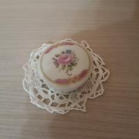 Vecchio cofanetto rotondo in ceramica Limoges