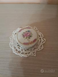 Vecchio cofanetto rotondo in ceramica Limoges