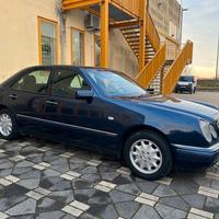 Mercedes-benz E 200 cat Elegance