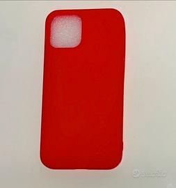Cover semi rigida rossa per iPhone 14 pro.