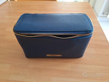 Pochette Moschino ft Air Astana