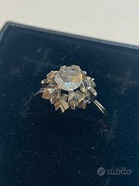 Anello in oro bianco e rosa di diamanti