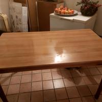 Tavolo cucina praticamente nuovo
