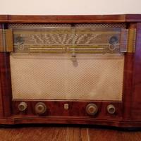Prestigiosa Radio PHILIPS Bi700A