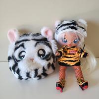 Na Na Na Surprise 2-in-1 bambola + peluche