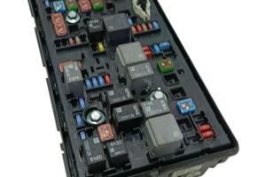 CENTRALINA PORTA FUSIBILI CHEVROLET Cruze Berlina