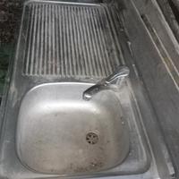lavabo inox con rubinetto 