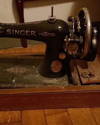 Macchina da cucire antica SINGER