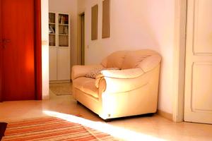 Indipendente con cortile e terrazza, vendita da pr