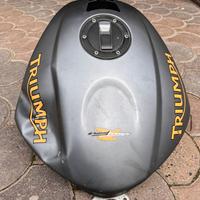 Serbatoio Triumph Street Triple 675 ammaccato