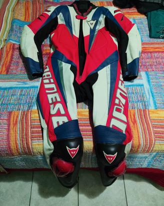Tuta pelle  intera moto Dainese taglia 48