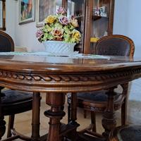 Tavolo e sedie anno 800