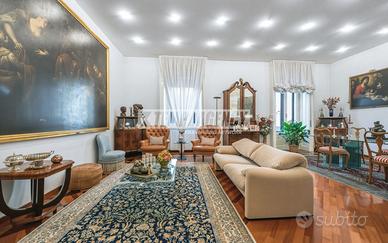 ELEGANTE RESIDENZA DI RAPPRESENTANZA DI 190 MQ