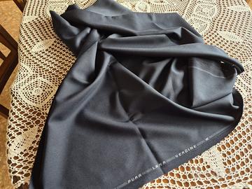 Taglio stoffa fresco lana blu