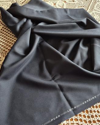 Taglio stoffa fresco lana blu