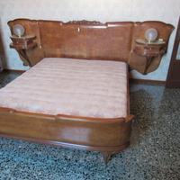 Letto matrimoniale con testiera in radica