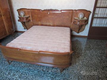 Letto matrimoniale con testiera in radica