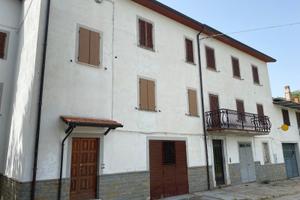 Casa indipendente con fondi