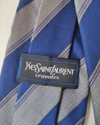 Cravatta Yves Saint Laurent in pura seta 
