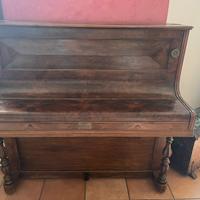 Pianoforte verticale antico