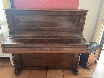 Pianoforte verticale antico