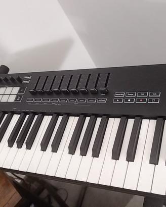 Tastiera midi Launchkey mk3
