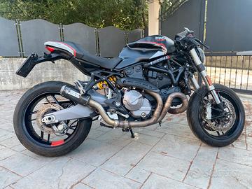 Ducati Monster 821 Stealth Incidentata