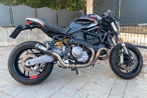Ducati Monster 821 Stealth Incidentata