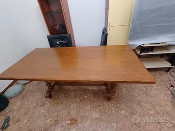 Tavolo in legno