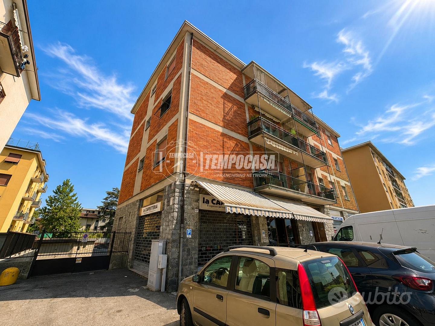 Ampio quadrilocale con box, solaio, cantina e due - Vista 2