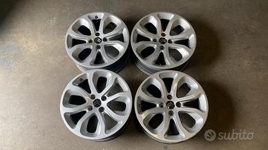 Cerchioni in lega 17 pollici Citroen C3 del 2015