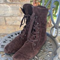 Stivaletti stringati in pelle scamosciata unisex T