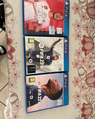 Ps4 + controller + cavi+ 3 giochi + base ricarica