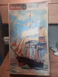 Scatola di montaggio vintage nave RRS Discovery

