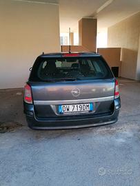 OPEL Astra - 2009