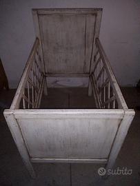 Lettino neonato vintage in legno