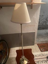 Piantana vintage con paralume