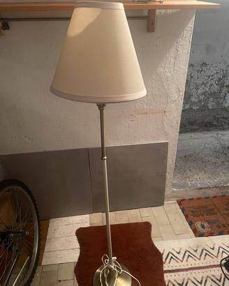 Piantana vintage con paralume