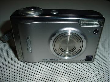 FujiFilm F11